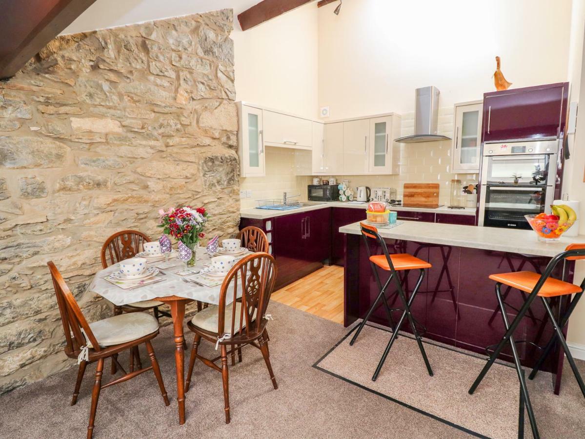 Tram View Apartment Ландъндо Екстериор снимка
