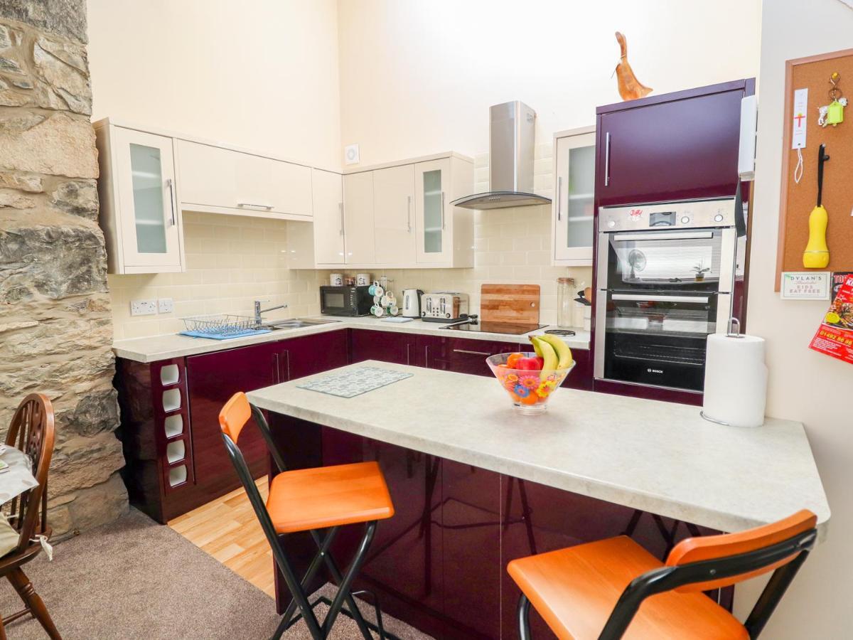 Tram View Apartment Ландъндо Екстериор снимка